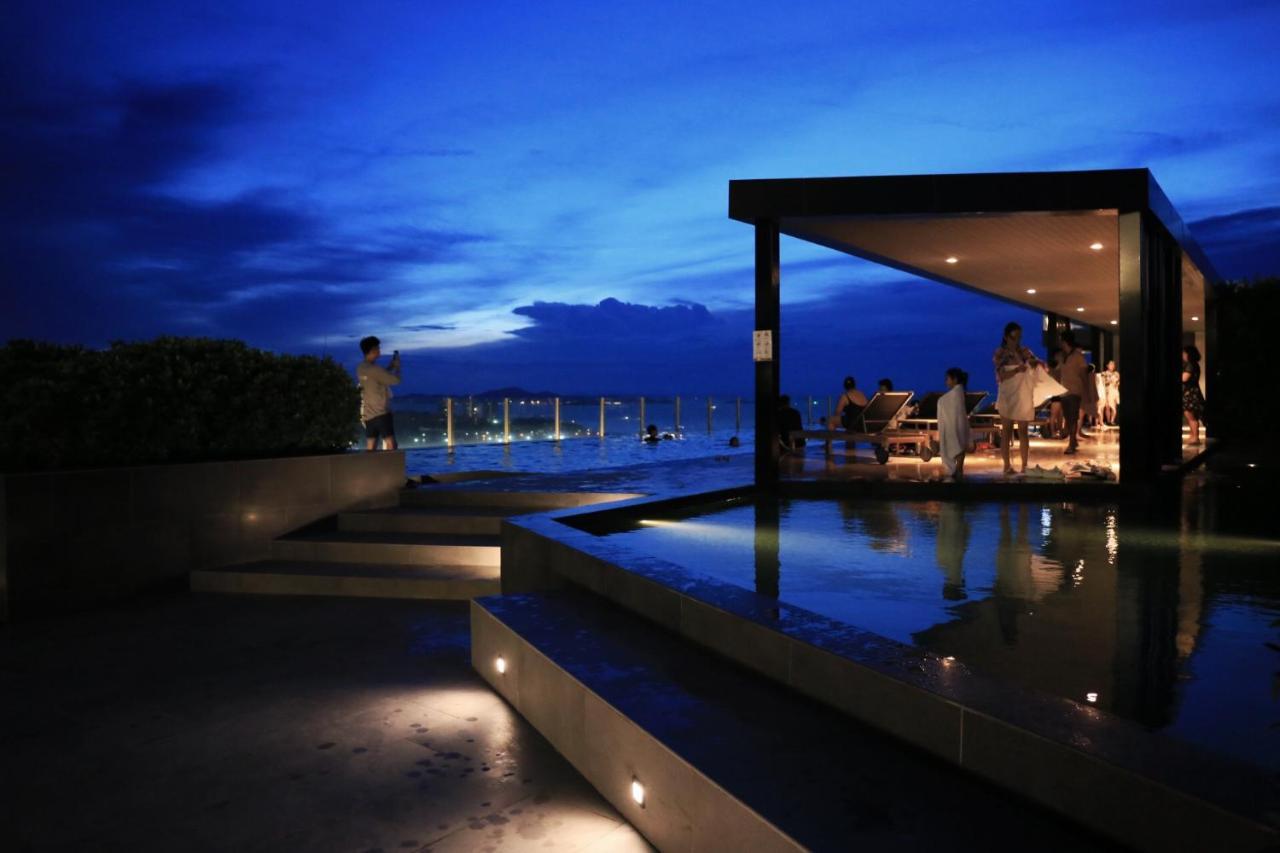 The Base Central Pattaya By Wcc Apartment Exterior photo