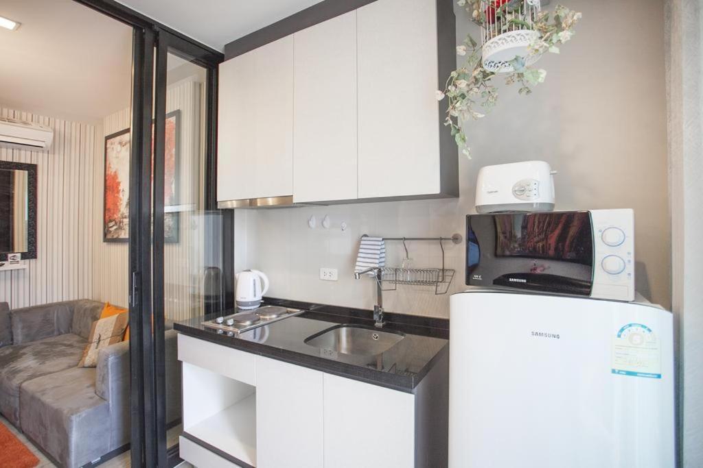 The Base Central Pattaya By Wcc Apartment Exterior photo