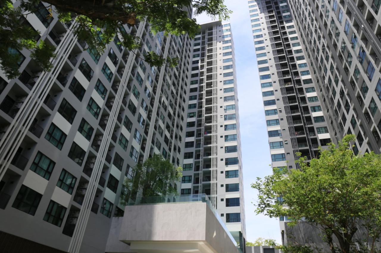 The Base Central Pattaya By Wcc Apartment Exterior photo