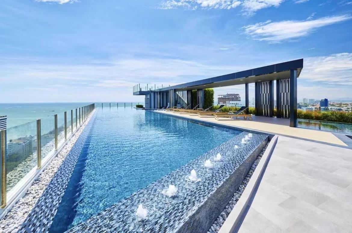 The Base Central Pattaya By Wcc Apartment Exterior photo