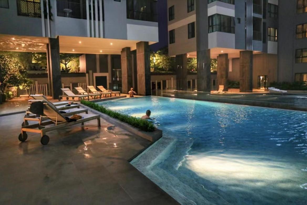 The Base Central Pattaya By Wcc Apartment Exterior photo